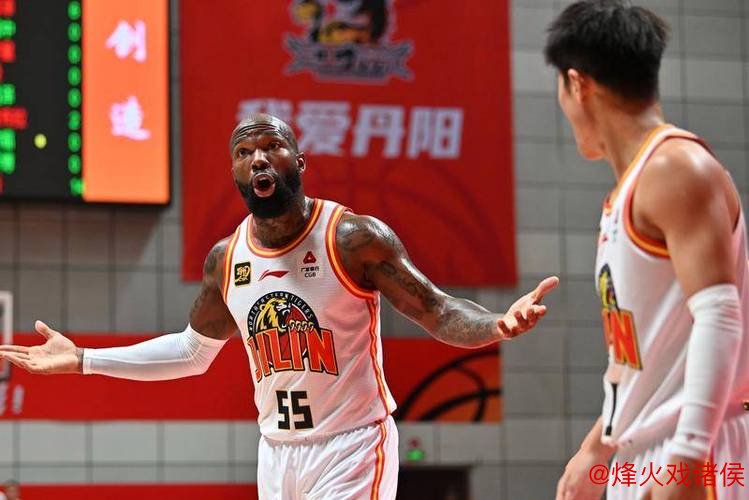 林庭谦砍下25分助天津击败吉林终结连败 琼斯空砍42分无效 林庭谦砍下25分助天津击败吉林终结连败 琼斯空砍42分无效