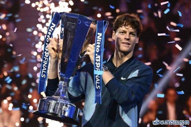 ATP总决赛辛纳创多纪录夺冠 德国组合演黑八奇迹