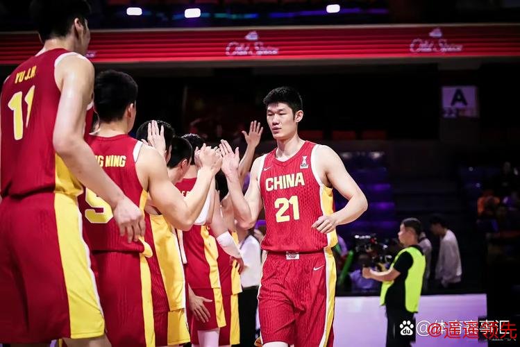 中国男篮公布最新一期集训大名单：赵睿周琦领衔