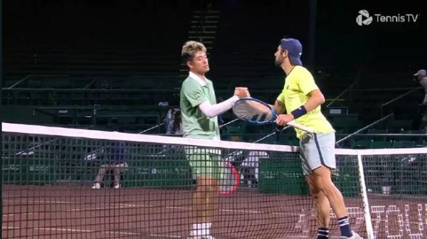 必威体育 吴易昺6个破发点全错过 0-2汤普森止步休斯顿首轮